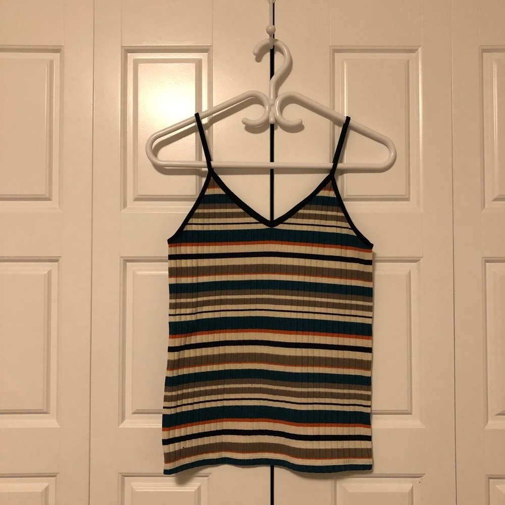 V-neck Striped Top 🌺